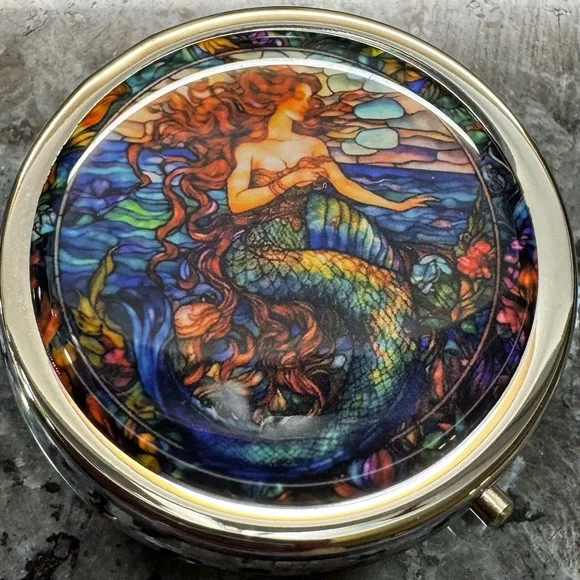 NWOT Colorful silver metal mermaid pill case/container - Picture 3 of 3